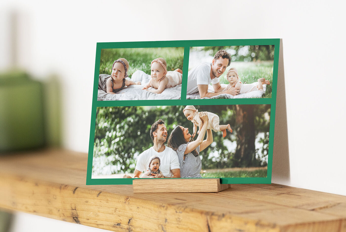 Collage aus vier Bildern von glücklichen Familienmomenten im Freien, mit Babys und Eltern.