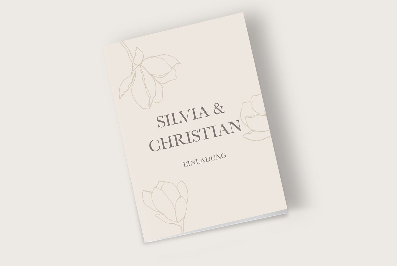 Elegante Einladungskarte für Silvia und Christian mit zartem Blumenmuster
