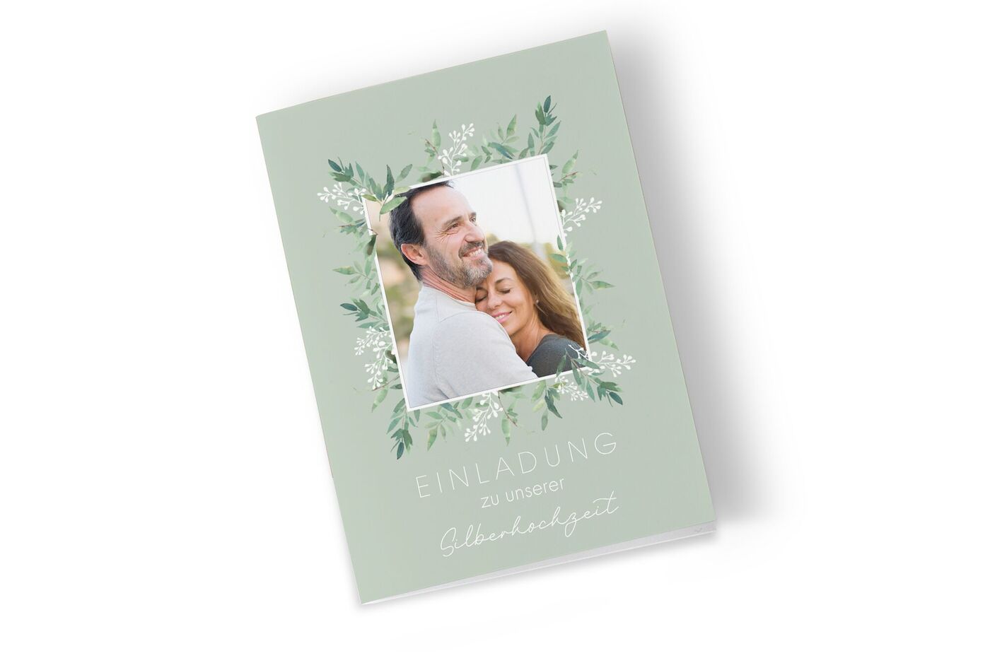 Eine Enladungskarte mit einem grünen, floralen Design und einer Fotofläche in der Mitte.