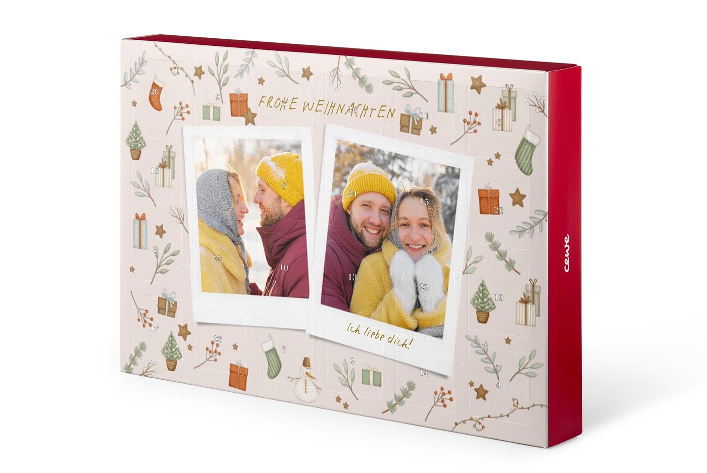 Personalisierter Adventskalender von CEWE mit winterlichen Familienbildern und weihnachtlichen Illustrationen wie Geschenkboxen