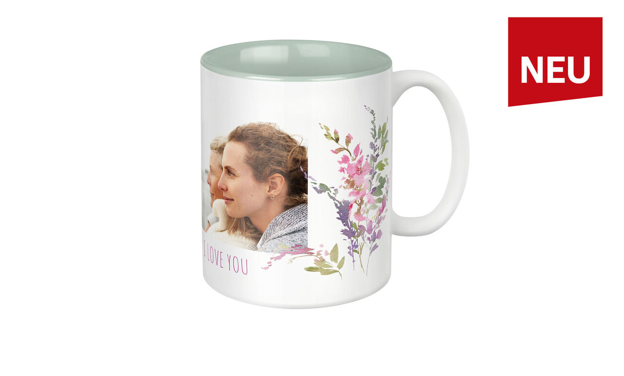 Fototasse mit liebevollem Paarmotiv und floralen Blumenmustern in zarten Farben mit Innenfarbe in Pastell Grün
