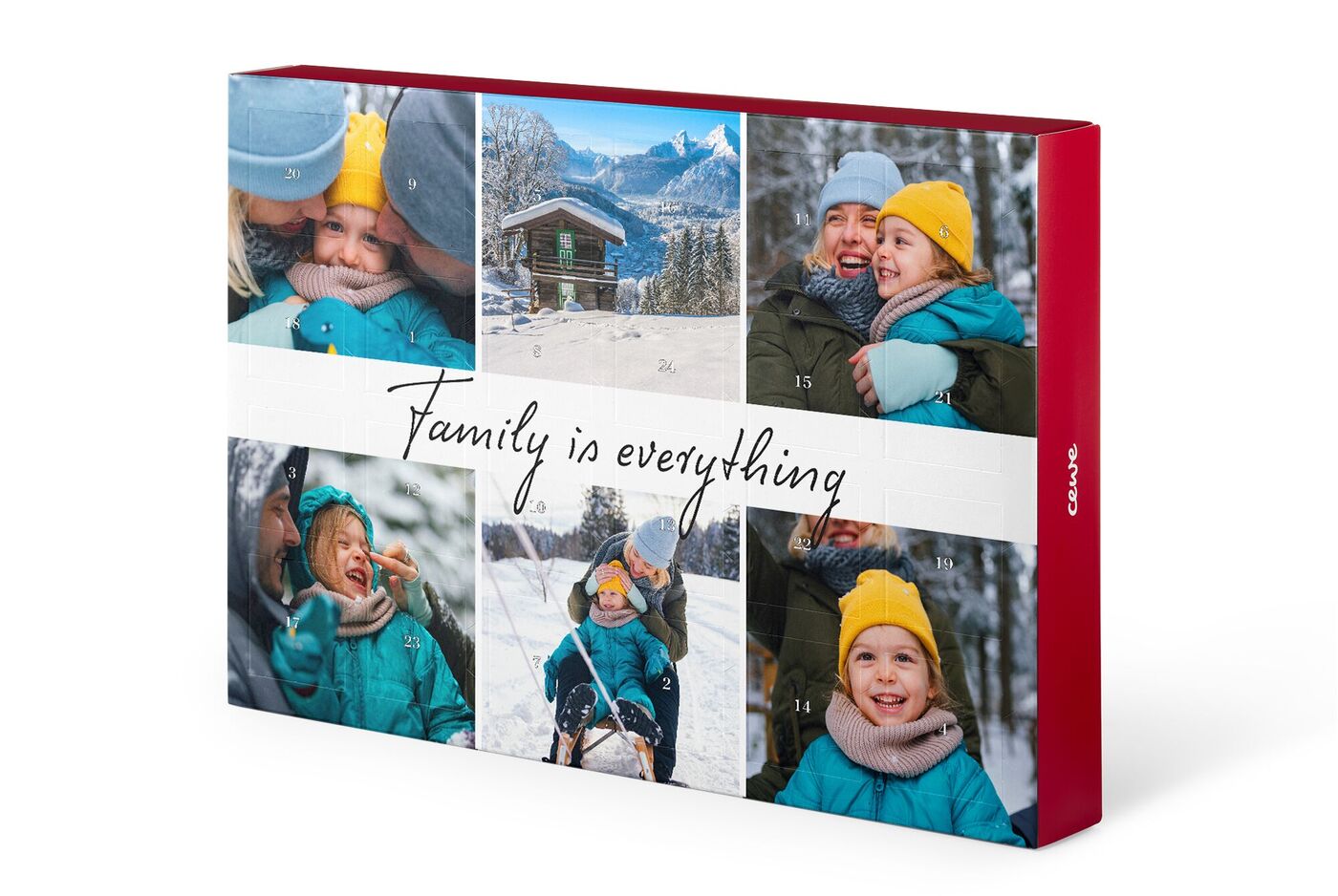Personalisierte Fotoverpackung von CEWE mit winterlichen Familienbildern und dem Schriftzug 'Family is everything'