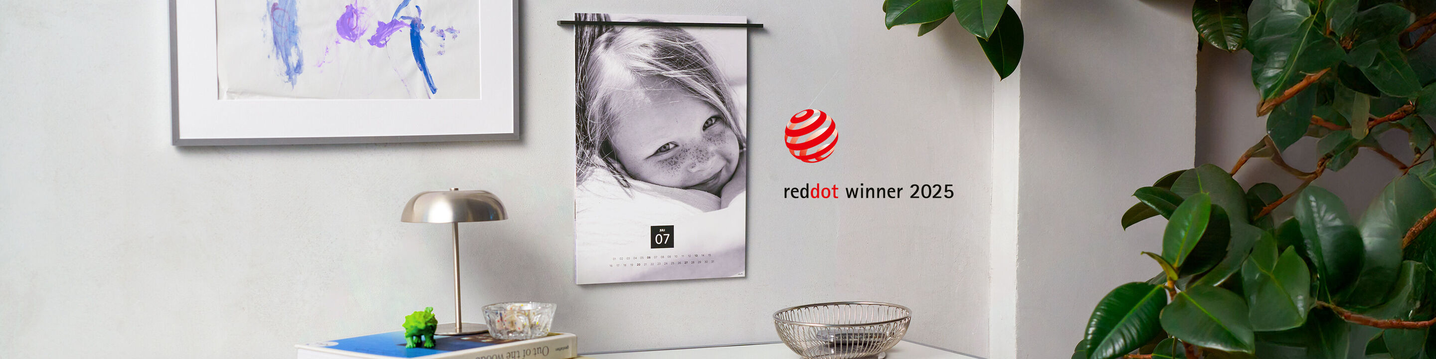 Testsieger Product Design - Red Dot Award 2025: CEWE Wandkalender Fineline