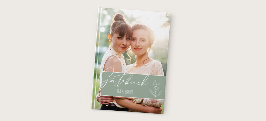Ein schönes CEWE Fotobuch mit floralen Elementen