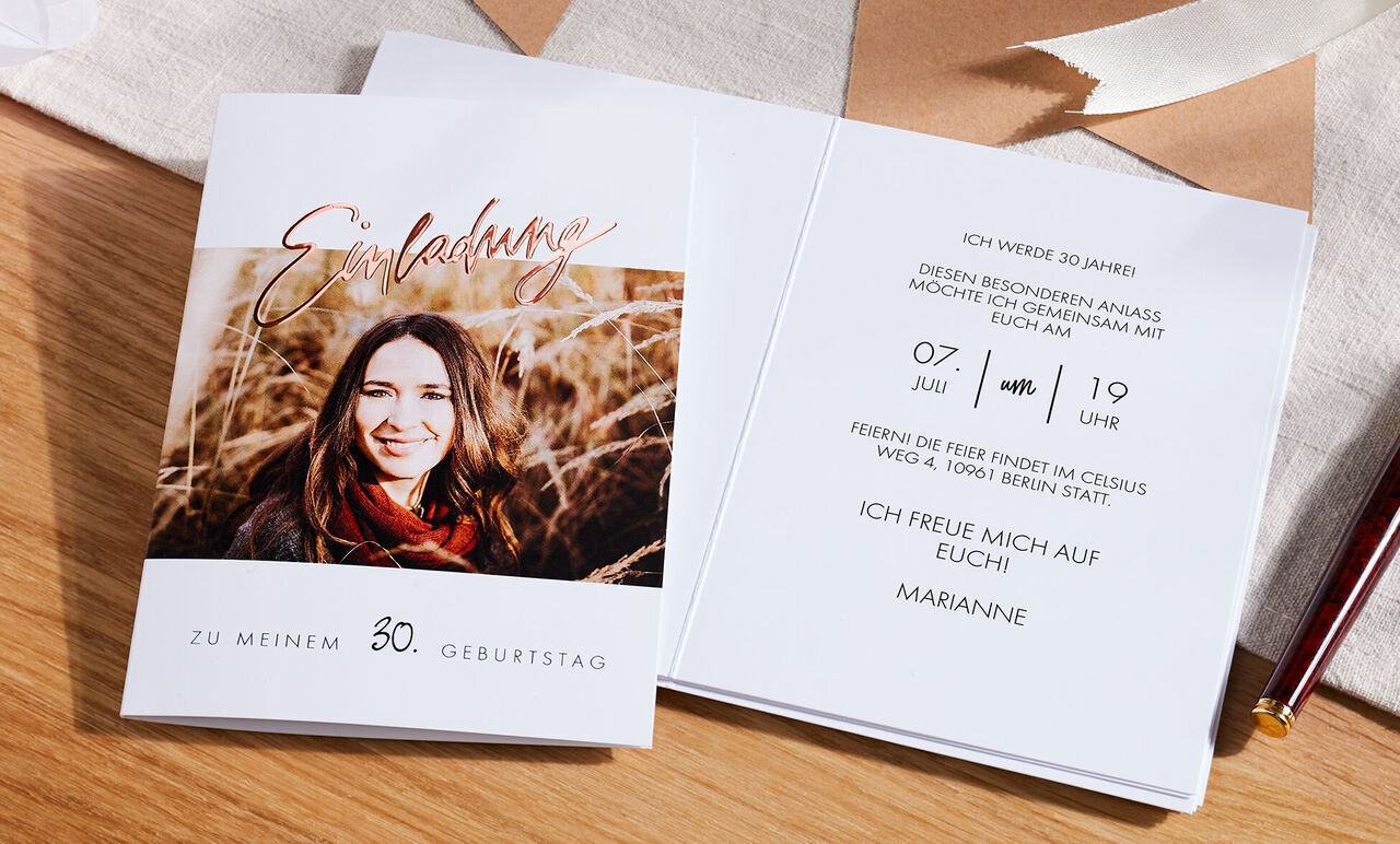 Einladungskarte zum 30. Geburtstag mit hübschem Design