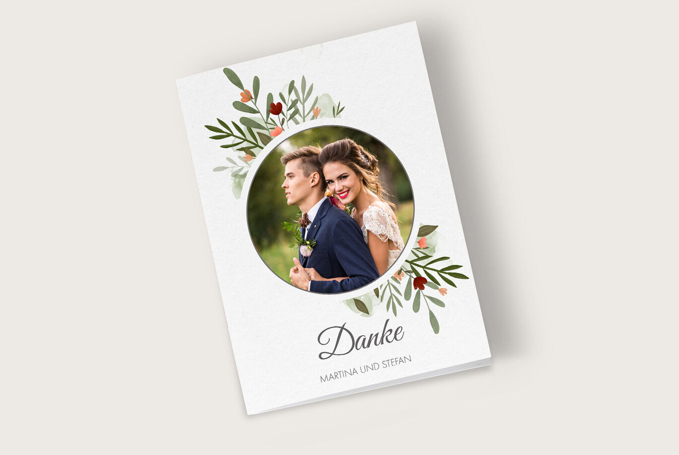 Ein wunderschönes Dankeschön-Karten-Design mit floralen Elementen. Die Karte strahlt Freude und Liebe aus.