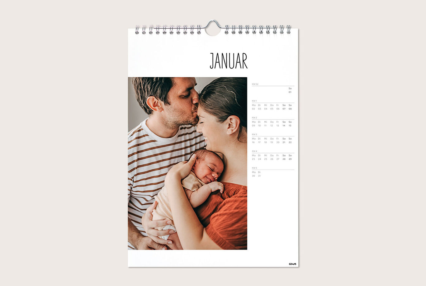 Familie mit Baby in einem Fotokalender für Januar