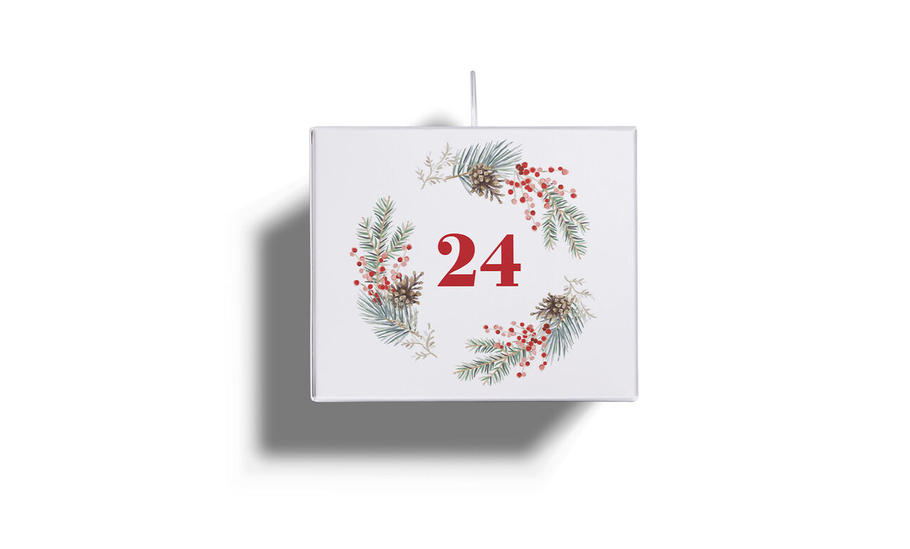 CEWE Adventskalender Geschenkbox mit roter Zahl 24 und Tannenzweigkranz